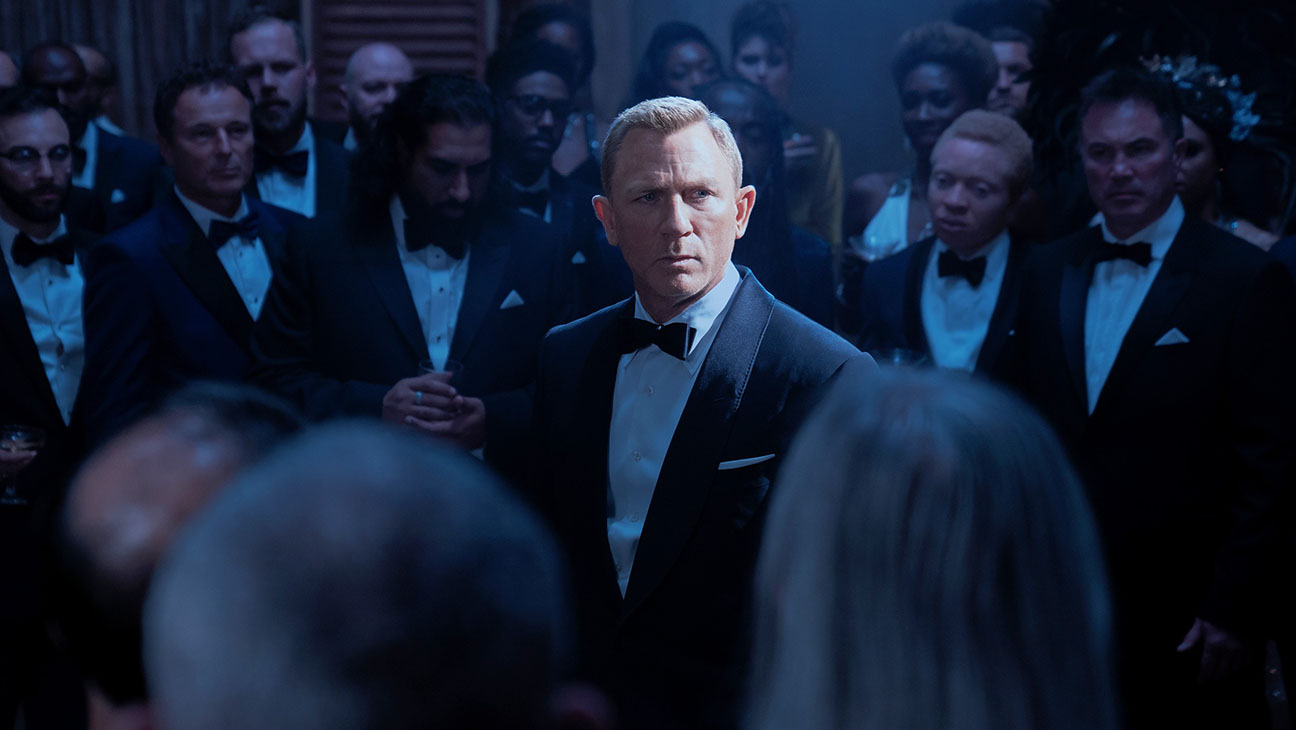 NO TIME TO DIE, Daniel Craig as James Bond, 2021. ph: Nicola Dove / © MGM / © Danjaq / Courtesy Everett Collection